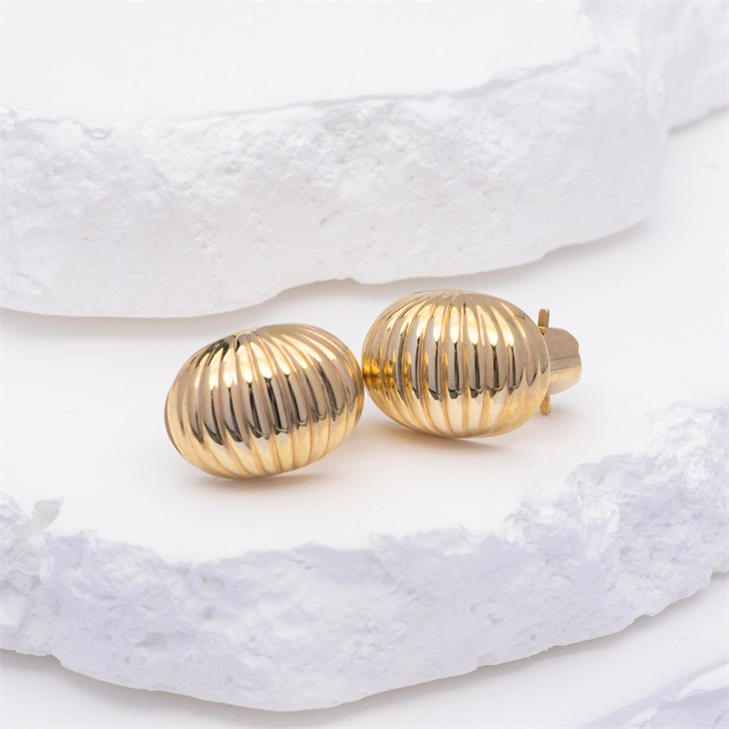 Outsourced manufacturing for fine and fashion silver earrings jewelry