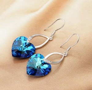 Boucles d'oreilles pendantes à crochet français en argent sterling 925 CZ Love Heart faites avec des cristaux Swarovski, vente en gros