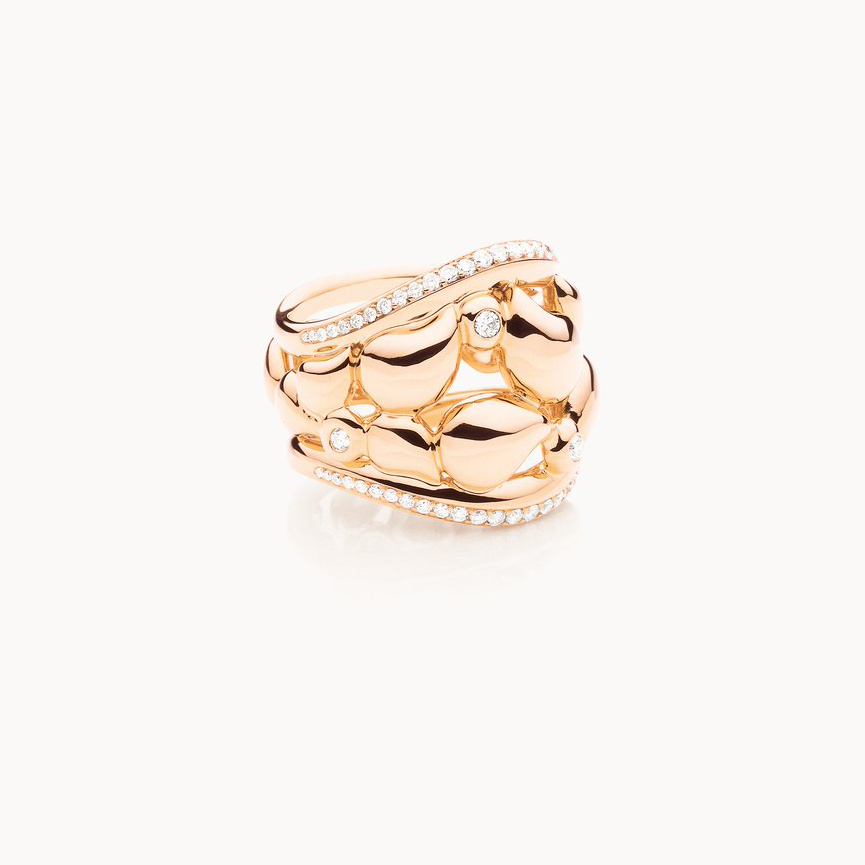 Anillo de oro rosa de 18k con diseño personalizado.