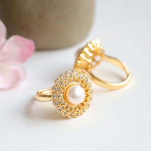 Orecchini di perle personalizzati per clienti di gioielli canadesi in oro vermeil 18 carati su argento sterling