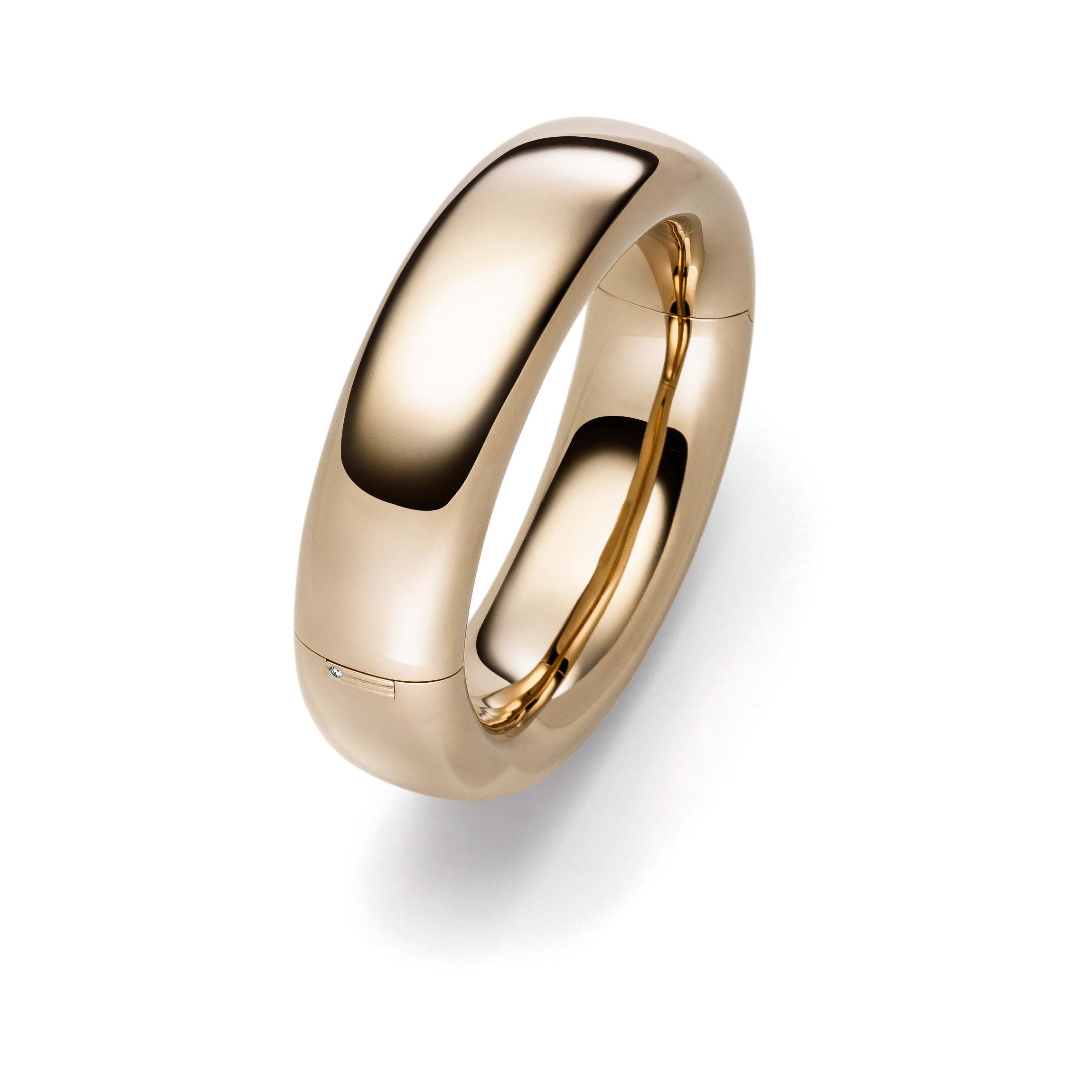 Pabrik cincin berlapis emas kuning 18k khusus menambahkan logo Anda ke cincin jenis ini