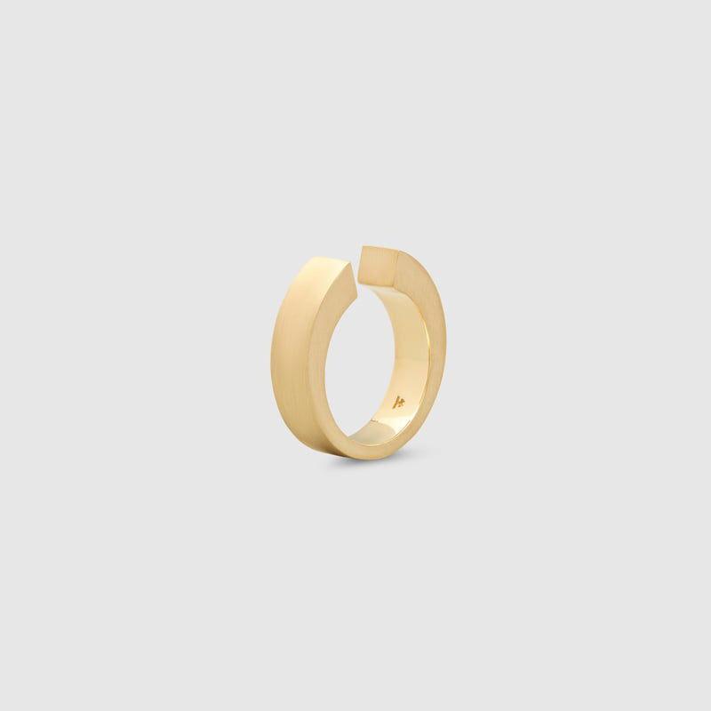 Niestandardowy polerowany pierścionek z 14-karatowego żółtego złota vermeil