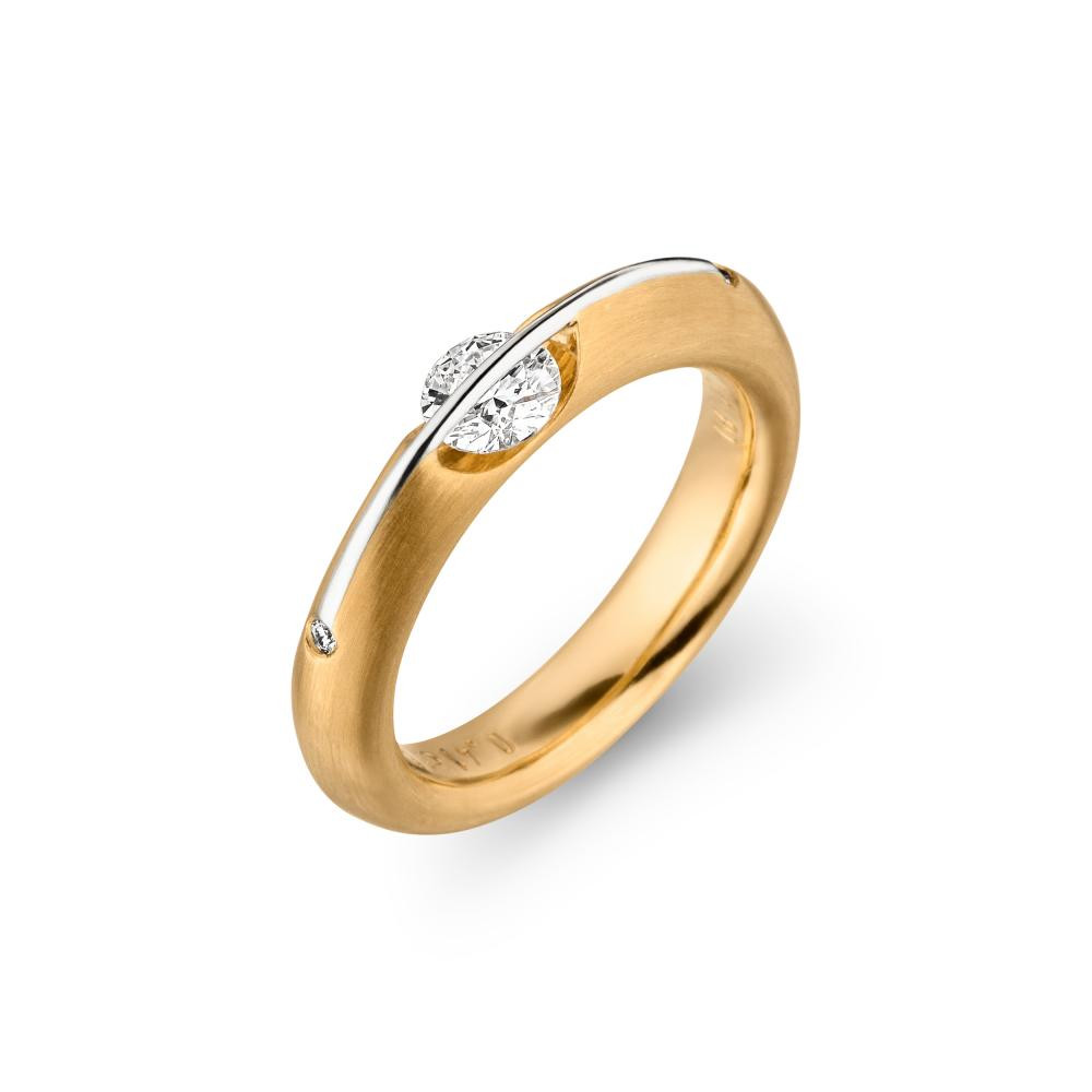 خاتم من الفضة المطلية بالذهب عيار 18 قيراط مصنوع خصيصًا يناسب إصبعي الخنصر بشكل مثالي