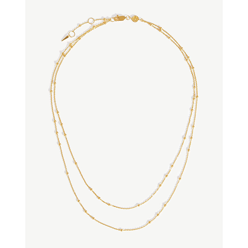 Na zakázku vyrobené fastionové náhrdelníky ze sterlingového stříbra s dvojitým řetízkem v 18karátovém zlatě pozlacené rumělce