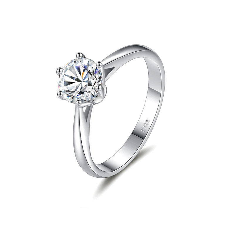 Gli anelli personalizzati in argento sterling creano il tuo marchio intorno ai gioielli