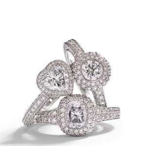 Серебряное кольцо с кубическим цирконием на заказ оптом очень красивое и блестящее.