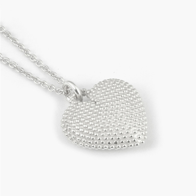 Ciondoli personalizzati in argento sterling all'ingrosso, realizzati con collana pendente a forma di cuore bianco punteggiato