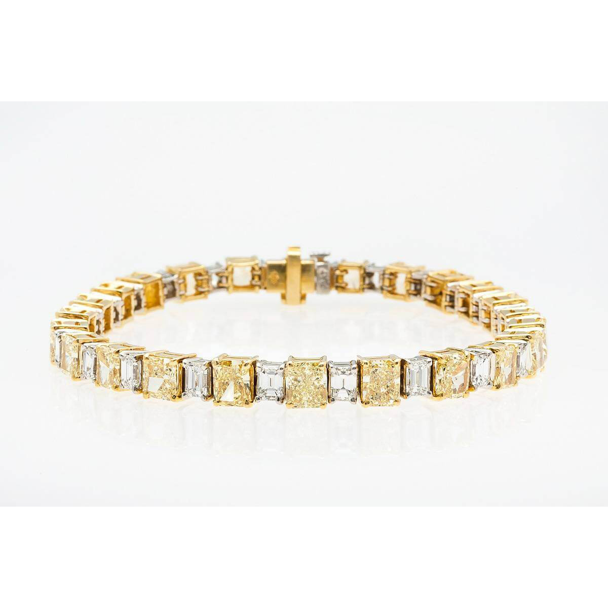 Groothandel Pasgemaakte vroue-armband 18k goue OEM / ODM Vervaardigers van juweliersware-geplateerde juweliersware
