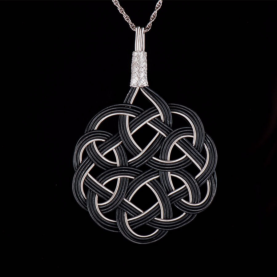 Mórdhíola Finn OEM/ODM Jewelry Silver pendant zirconia ciúbach monaróir mórdhíola saincheaptha