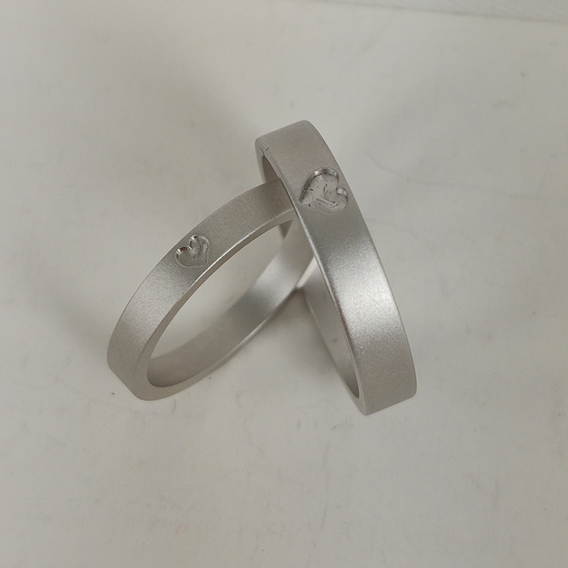Vlastní velkoobchodní svatební prsteny ve tvaru srdce |mincovní stříbro |dodavatele