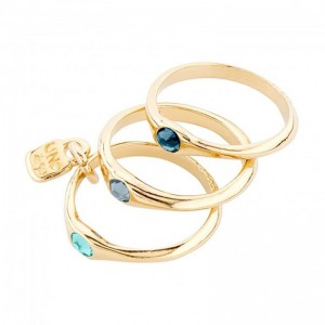 El fabricante de joyas chapado en oro amarillo de Mónaco modificó el anillo azul feliz cristalino de la plata esterlina para requisitos particulares