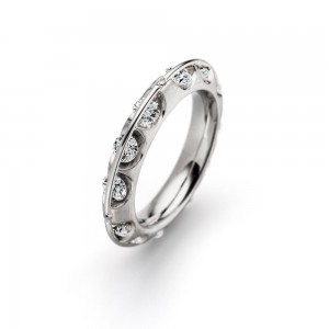 OEM wholesale CZ sterling silver ring and provided customized services