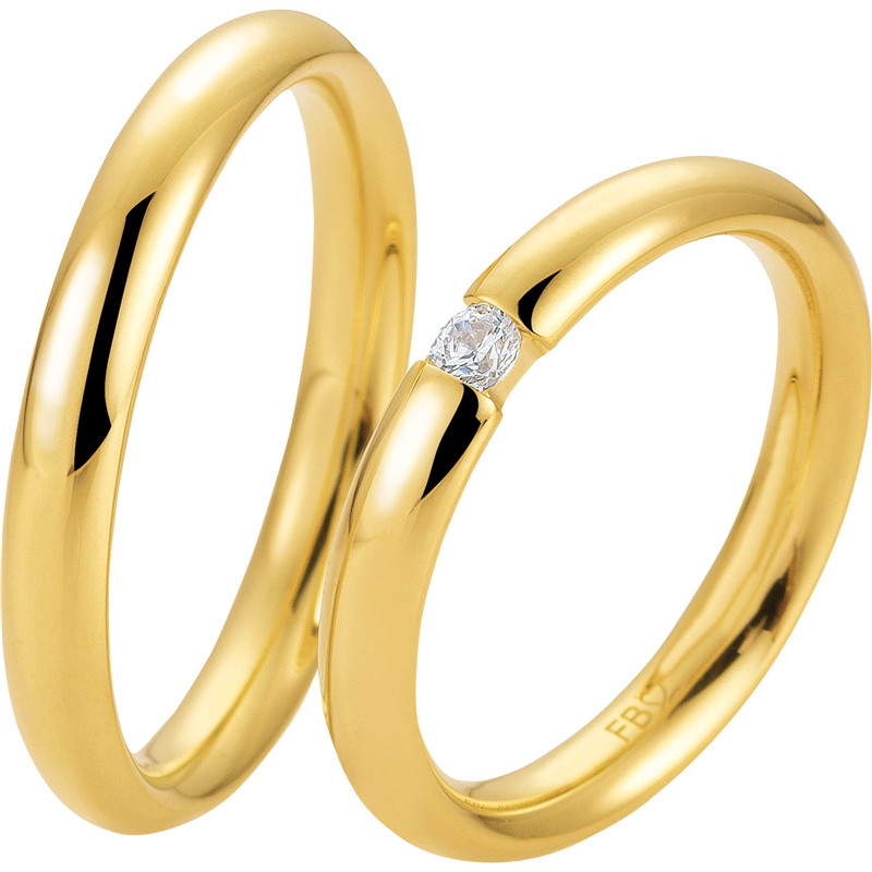 Ring gemaak met sterling silwer en platering met goud op die oppervlak