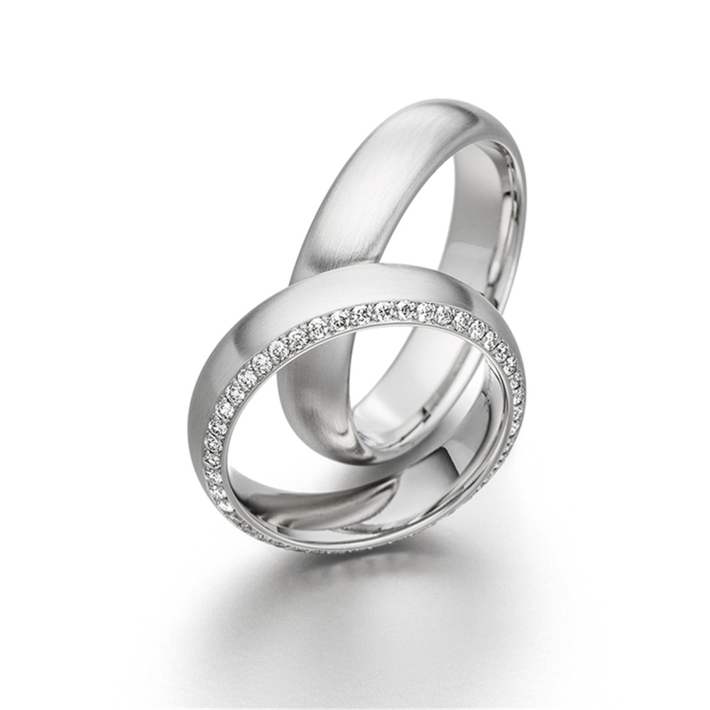 Molto soddisfatto della personalizzazione personalizzata del mio anello dal fornitore di gioielli in argento