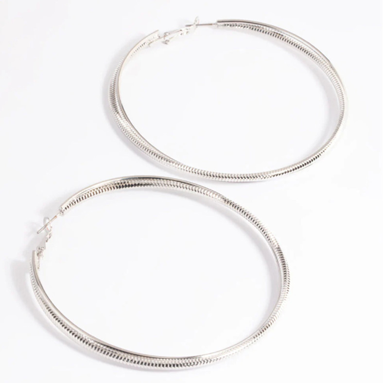 produttore di orecchini personalizzati Orecchini a cerchio con catena a serpente in rodio da 75 mm
