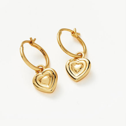 orecchini in argento a cerchio con mini charm personalizzati in oro 18k per le donne