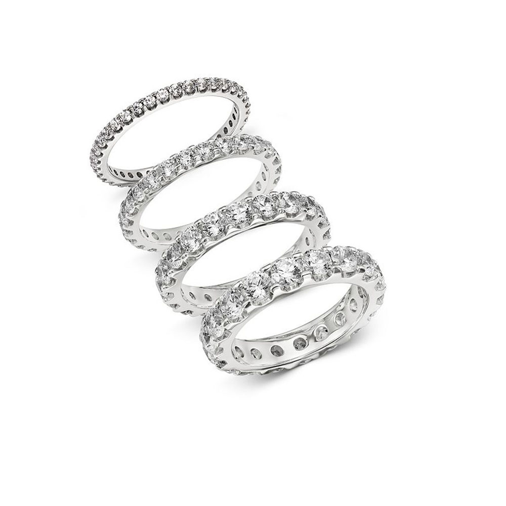 joyería de anillo CZ con nombre personalizado en oro blanco vermeil de 14 quilates