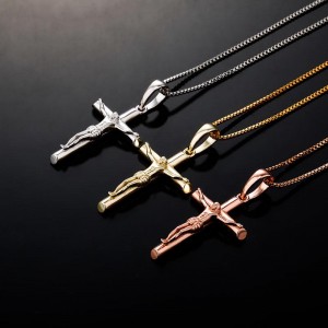 gioielli in argento personalizzati ciondolo croce di Gesù placcato in oro
