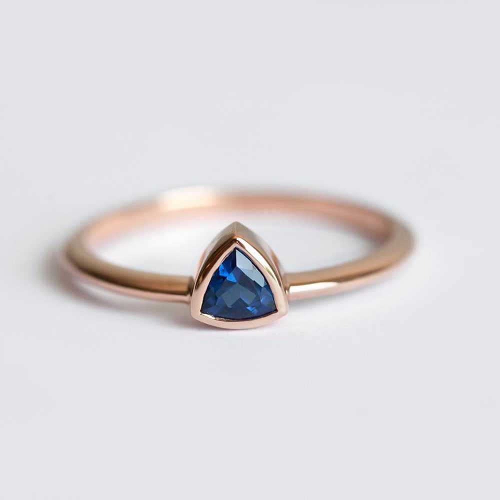 anello con zaffiro blu piantato in oro rosa 18 carati personalizzato all'ingrosso |Produzione di gioielli in argento 925 |925 Produzione di anelli