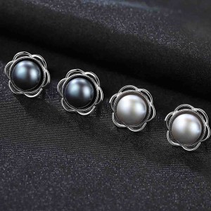 customized silver earrings with grey black freshwater pearls