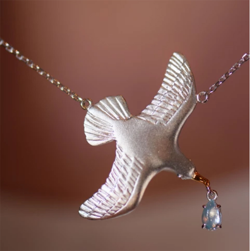 Wholesale 18K Gold Custom Pigeon Design Opal Necklace Sterling Silver Jewelry
